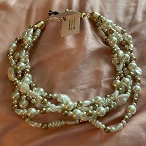 Gardenia  pearl and gold necklace NWT